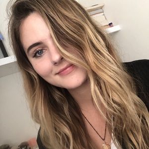 Meet your Posher, Thea